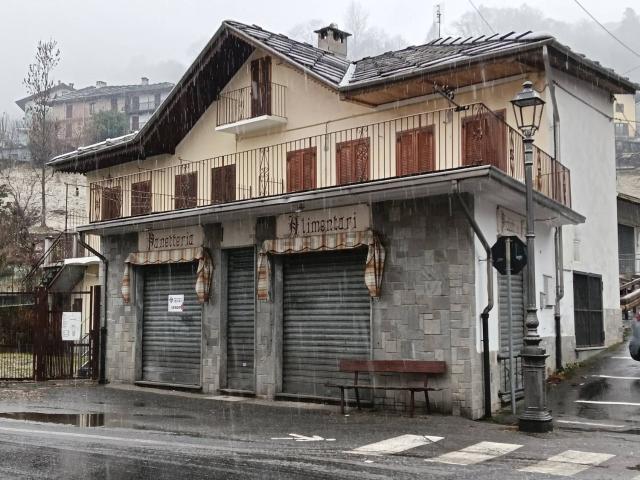 Locale Commerciale in vendita a Unione Montana Alpi Graie, Piemonte