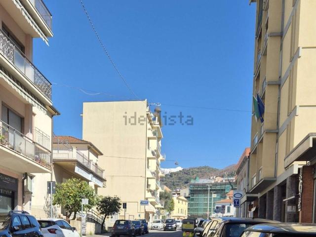 Locale Commerciale in vendita a San Carlo, Marina Di Massa