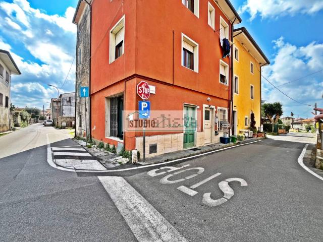 Locale Commerciale in vendita a Massarosa, Toscana