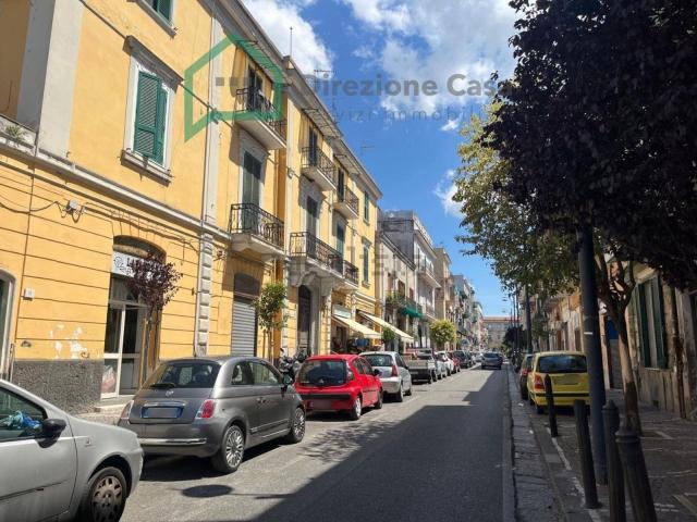 Locale Commerciale in vendita a Municipalità 6, Campania