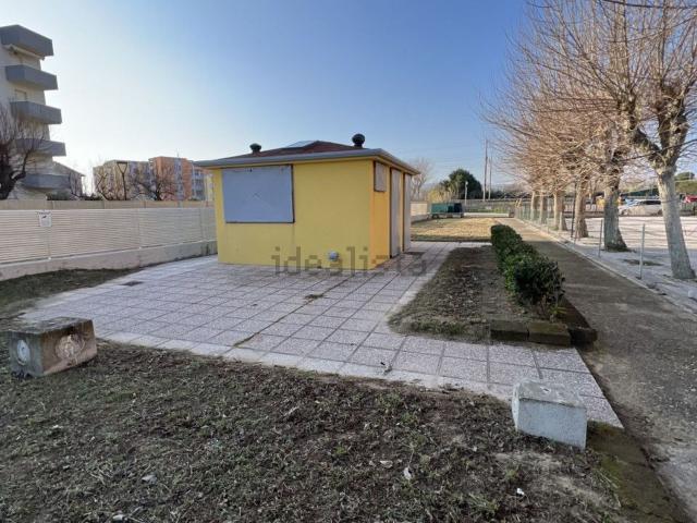 Locale Commerciale in vendita a Ponte Sasso, Marche