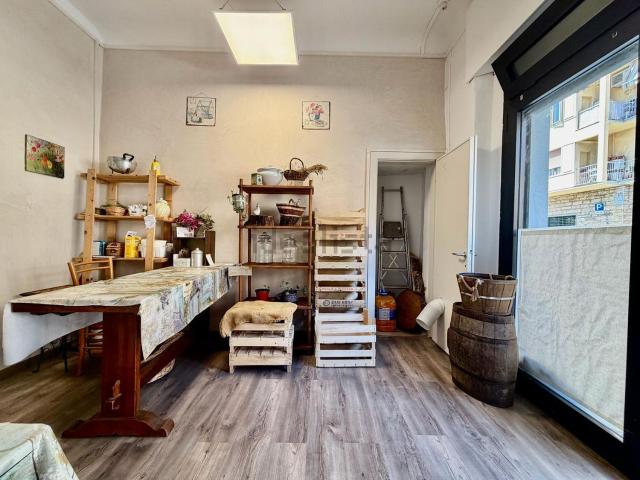 Locale Commerciale in vendita a Quartiere 2, Firenze