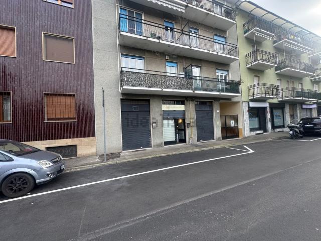 Locale Commerciale in vendita a Quartiere Giardino, Cesano Boscone