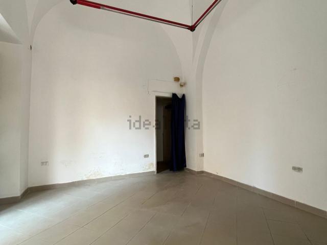 Locale Commerciale in vendita a Puglia, Bari