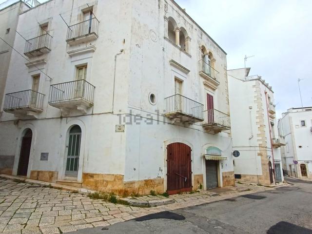 Locale Commerciale in vendita a Puglia, Bari