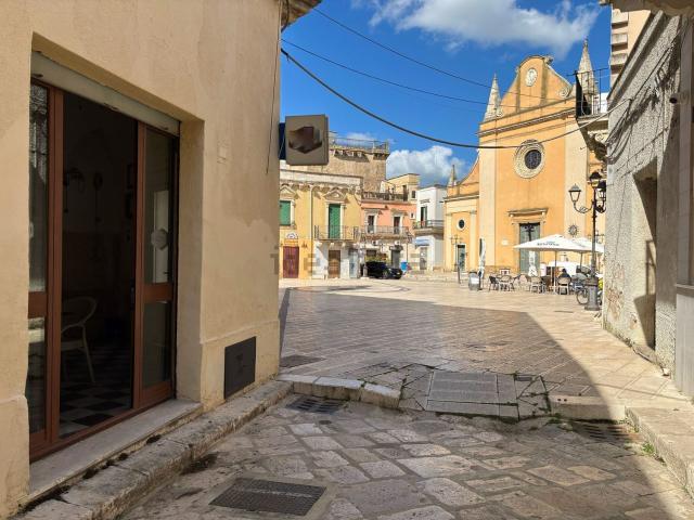 Locale Commerciale in vendita a Puglia, Brindisi