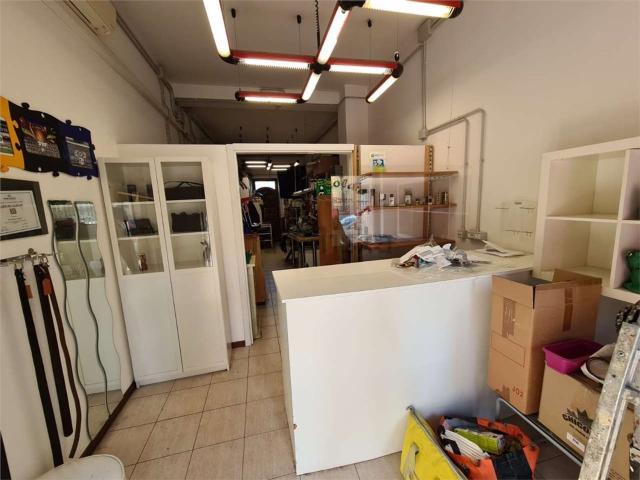 Locale Commerciale in vendita a Varedo, Lombardia