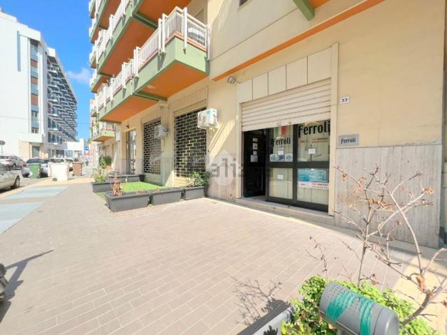 Locale Commerciale in vendita a VI Circoscrizione, Palermo