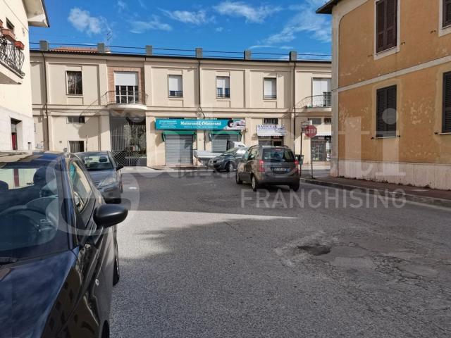 Locale Commerciale in vendita a Sora, Lazio