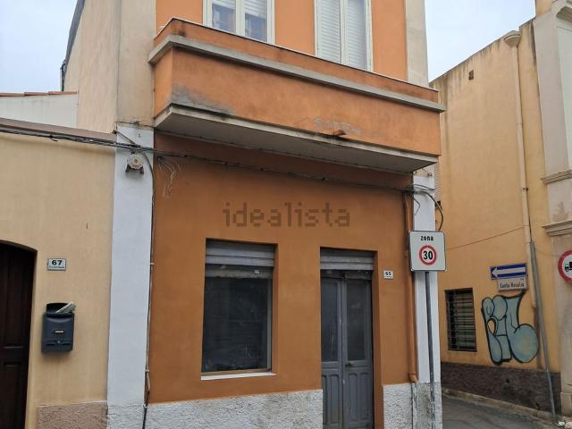 Locale Commerciale in vendita a Monteleone - Santa Rosalia, Cagliari
