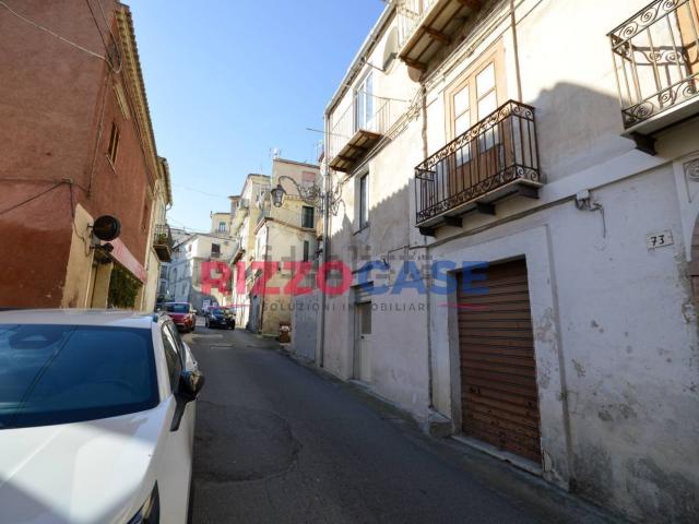 Locale Commerciale in vendita a Corigliano-Rossano, Calabria