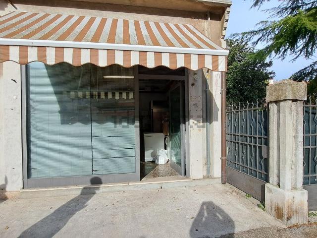 Locale Commerciale in vendita a Lido-Pellestrina, Venezia