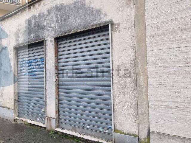 Locale Commerciale in vendita a Circoscrizione 4, Piemonte