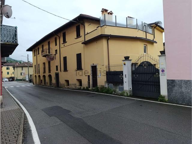 Locale Commerciale in vendita a Somana, Mandello Del Lario