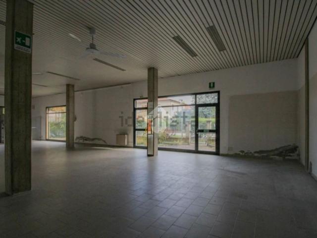 Locale Commerciale in vendita a Unione di comuni Terre di Castelli, Spilamberto