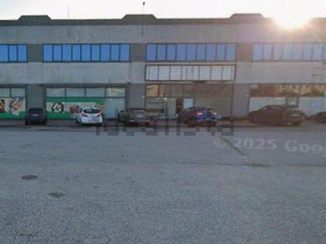 Locale Commerciale in vendita a San Paolo, Lombardia