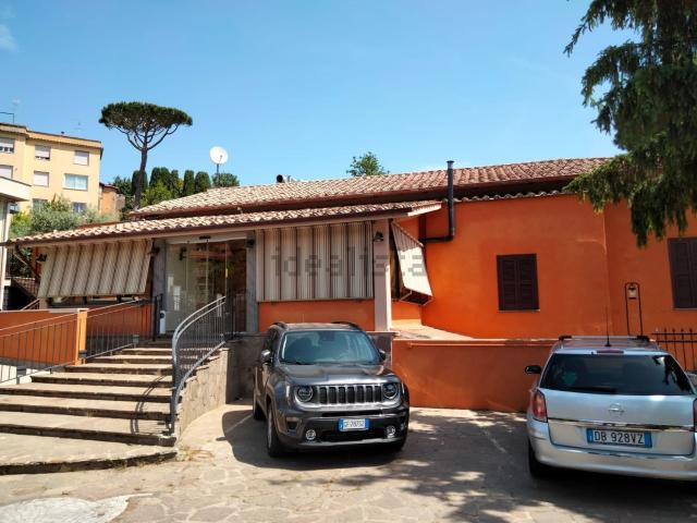 Locale Commerciale in vendita a Roma Capitale, Lazio