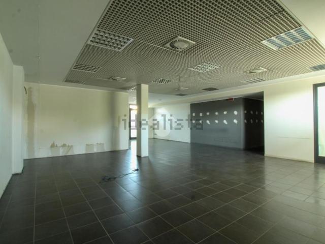 Locale Commerciale in vendita a Verdello, Lombardia