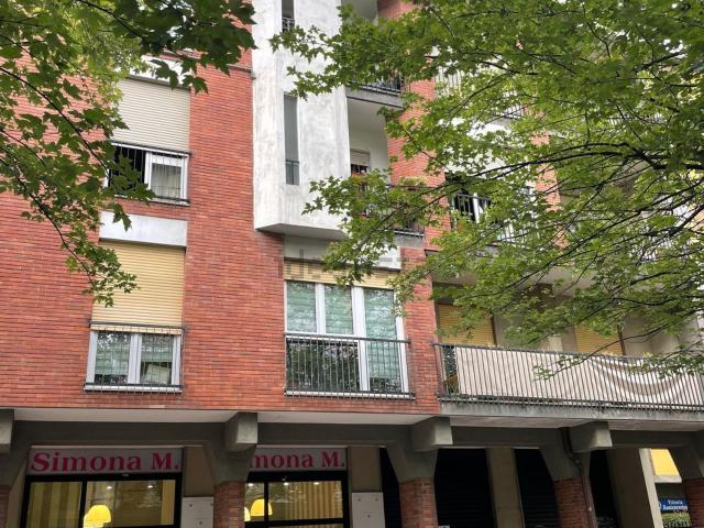 Locale Commerciale in vendita a Volta-Prealpi, Saronno