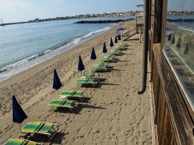 Locale Commerciale in vendita a Chianchitta, Giardini Naxos