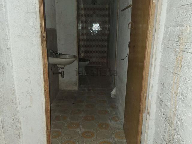 Locale Commerciale in vendita a Villabate, Sicilia