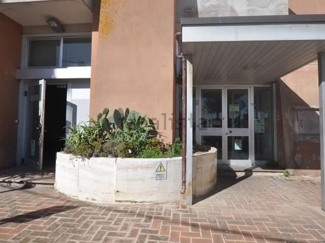Locale Commerciale in vendita a Spoltore, Abruzzo