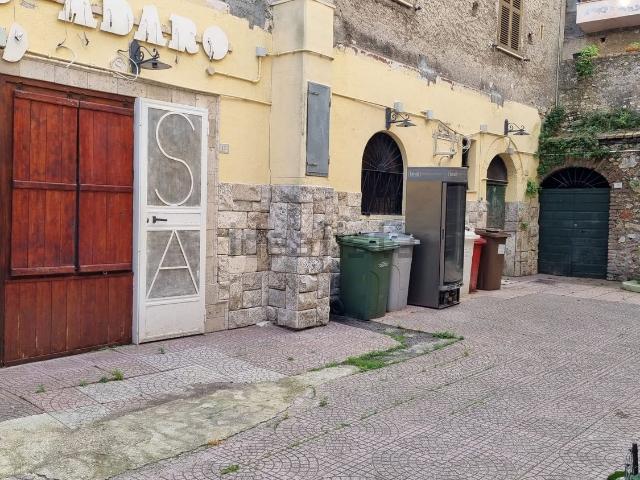 Locale Commerciale in vendita a Guidonia Montecelio, Roma Capitale