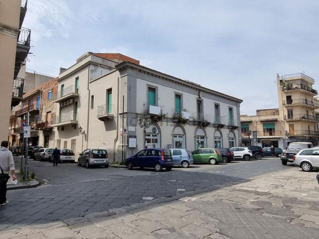 Locale Commerciale in vendita a Barcellona, Barcellona Pozzo Di Gotto