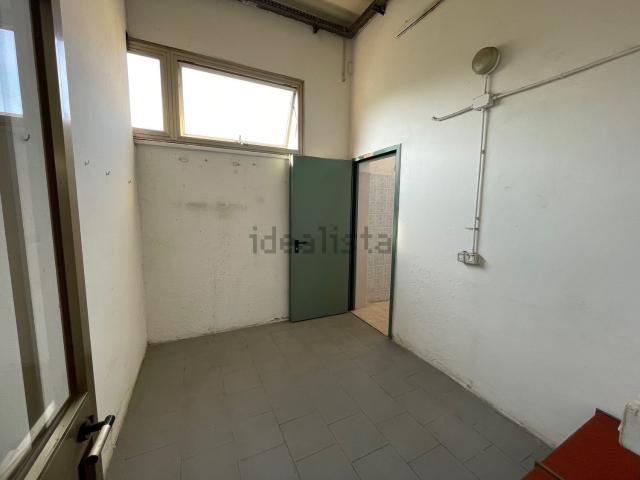 Locale Commerciale in vendita a Badia Polesine, Veneto