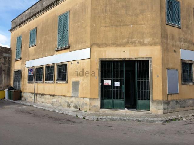 Locale Commerciale in vendita a Puglia, Lecce
