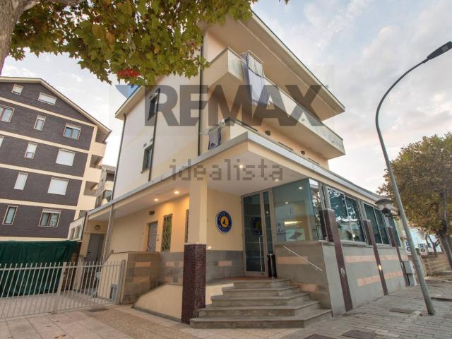 Locale Commerciale in vendita a Vallone, Francavilla Al Mare