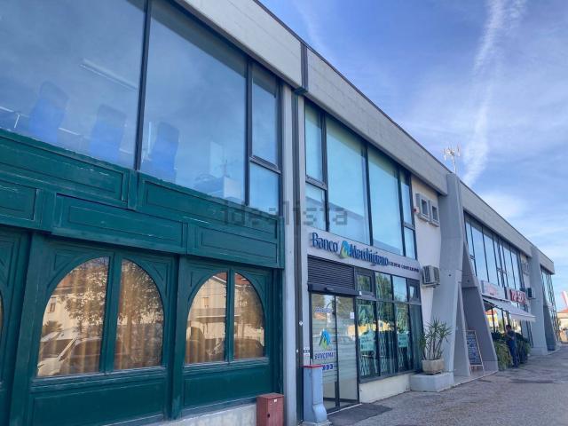 Locale Commerciale in vendita a Cesanella, Senigallia