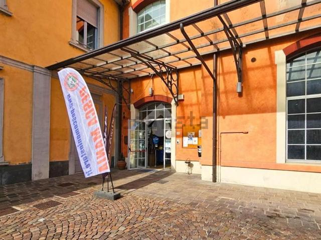 Locale Commerciale in vendita a Comunità montana della Valle Sabbia, Roè Volciano