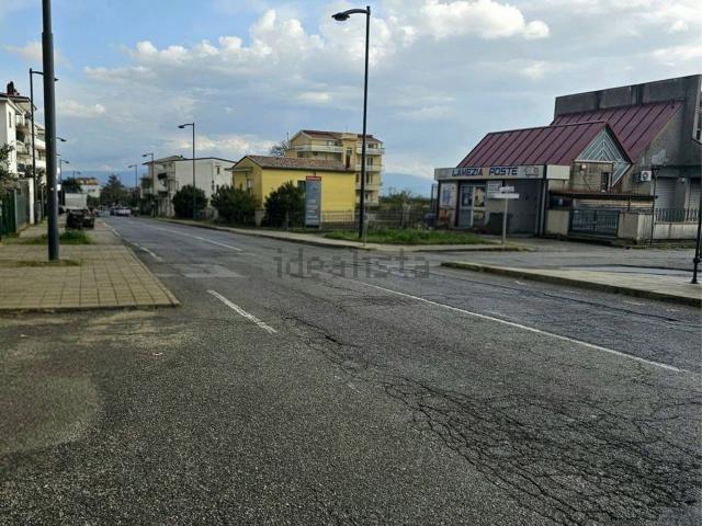 Locale Commerciale in vendita a Calabria, Catanzaro