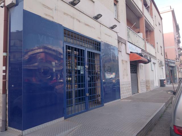Locale Commerciale in vendita a Monterotondo Scalo, Monterotondo