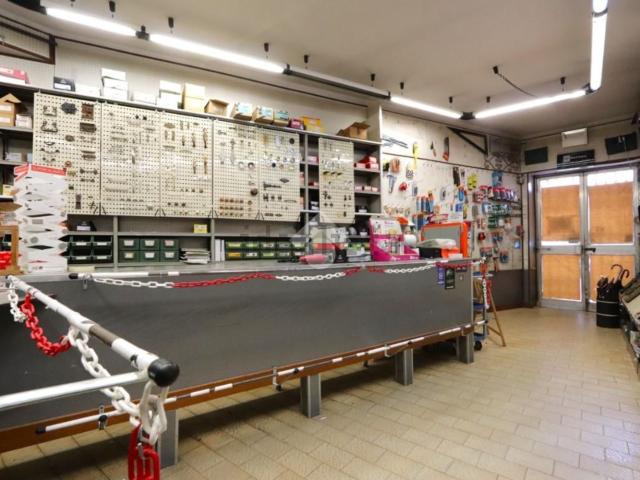 Locale Commerciale in vendita a Piemonte, Alessandria