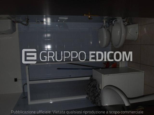 Locale Commerciale in vendita a Terni, Umbria
