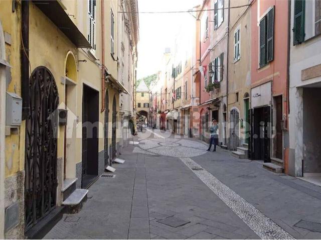 Locale Commerciale in vendita a Borghetto Santo Spirito, Liguria