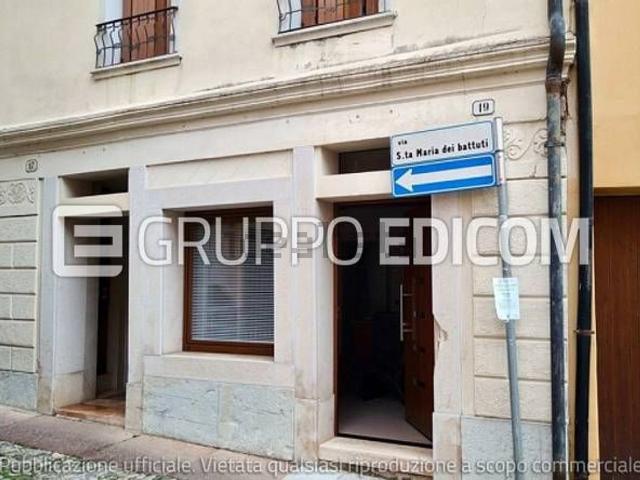 Locale Commerciale in vendita a Borgo Piave, Zoldo Alto