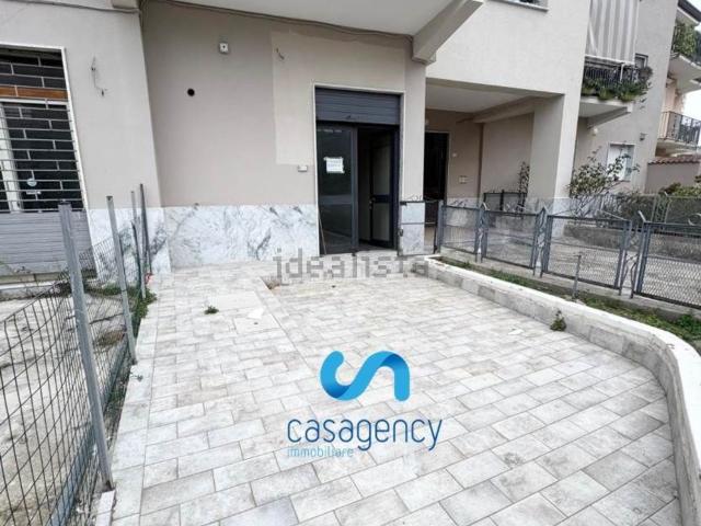 Locale Commerciale in vendita a San Clemente, Caserta