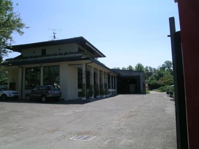 Locale Commerciale in vendita a Comunità Montana Valli del Verbano, Gavirate