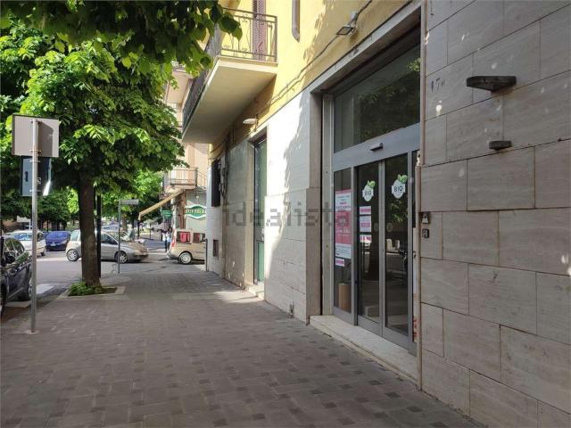 Locale Commerciale in vendita a San Cataldo, Sicilia