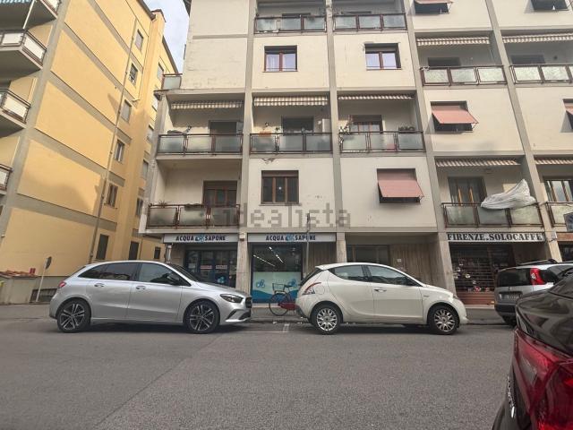 Locale Commerciale in vendita a Quartiere 4, Firenze