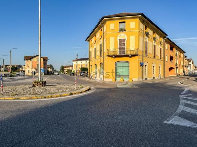 Locale Commerciale in vendita a Soncino, Lombardia
