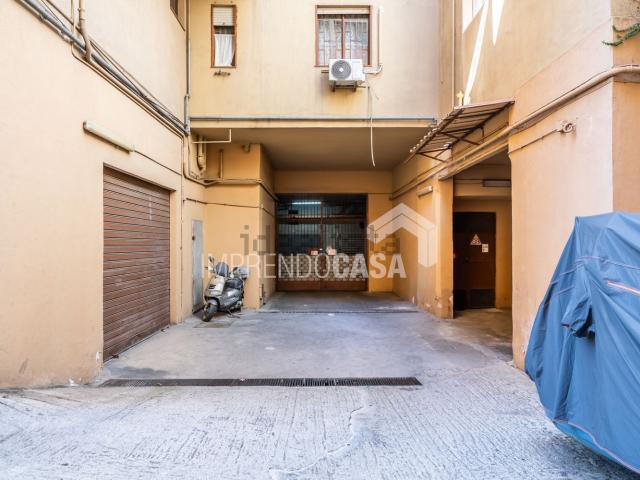 Locale Commerciale in vendita a VIII Circoscrizione, Palermo