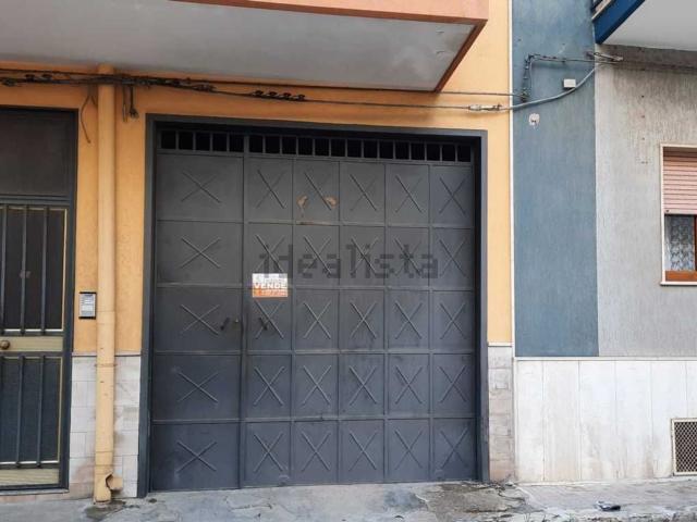 Locale Commerciale in vendita a Puglia, Taranto