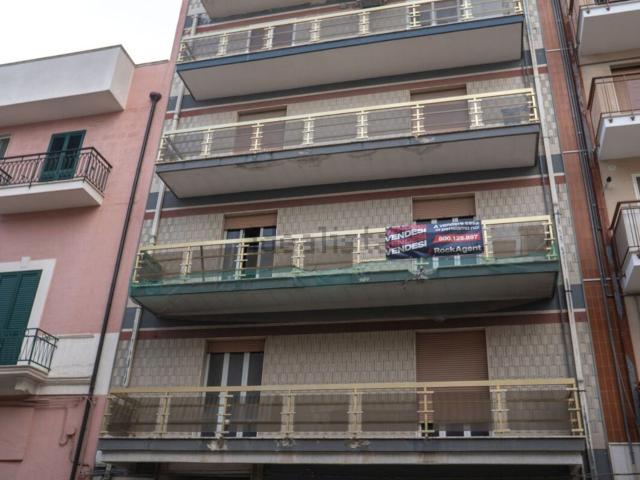 Locale Commerciale in vendita a Puglia, Bari