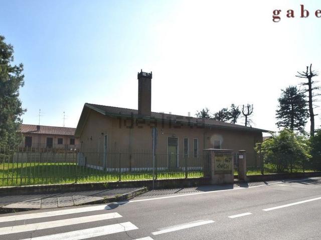 Locale Commerciale in vendita a Robecco Sul Naviglio, Lombardia