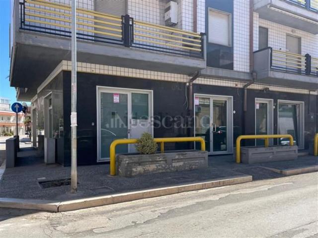 Locale Commerciale in vendita a Puglia, Foggia