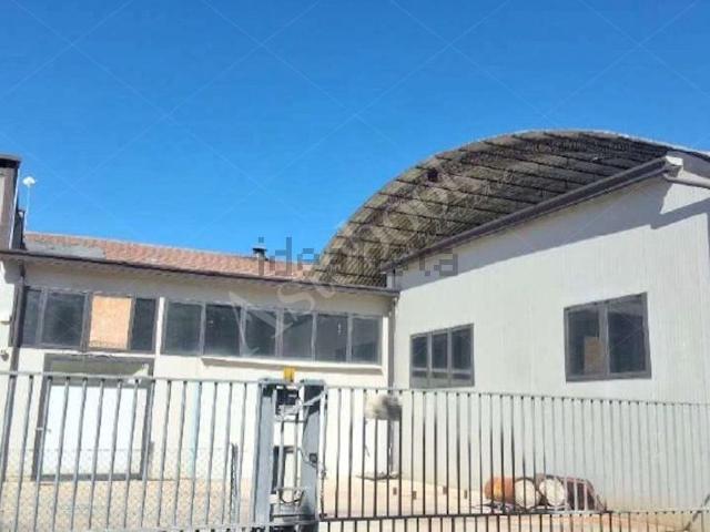 Locale Commerciale in vendita a Portomaggiore, Reggio Emilia